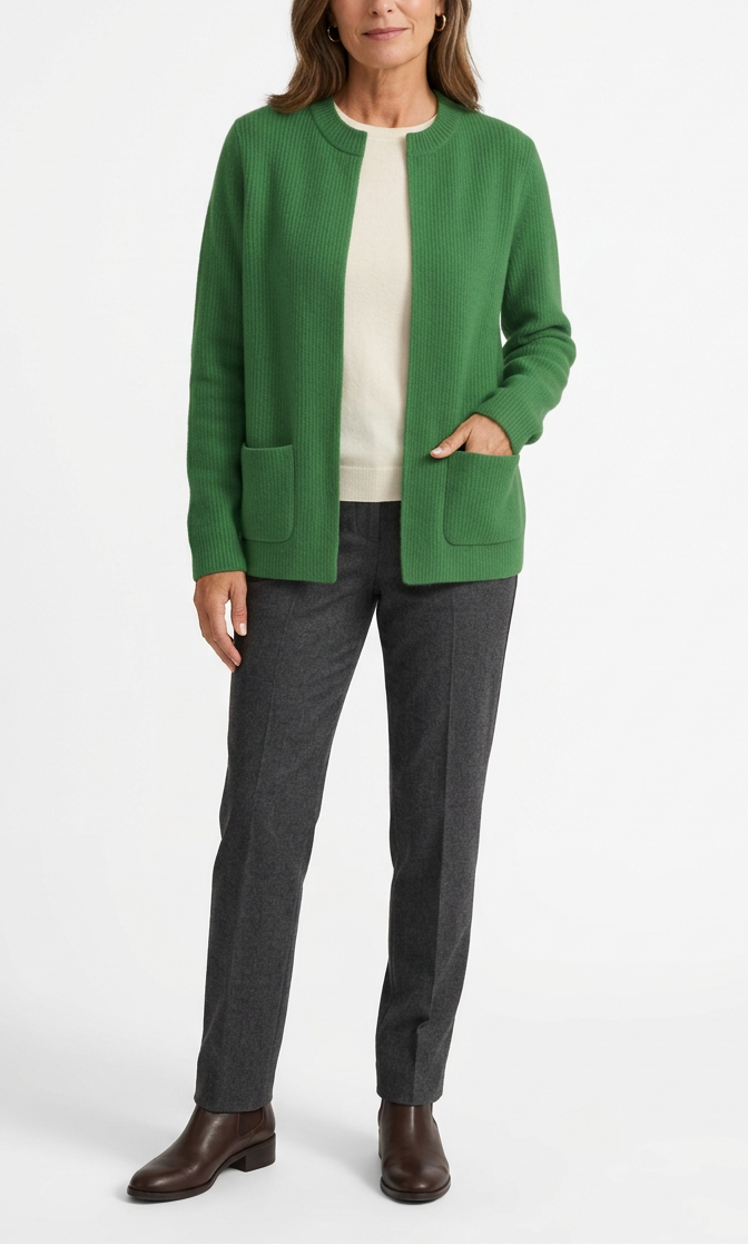 Groen vest op een model rond de 52 jaar